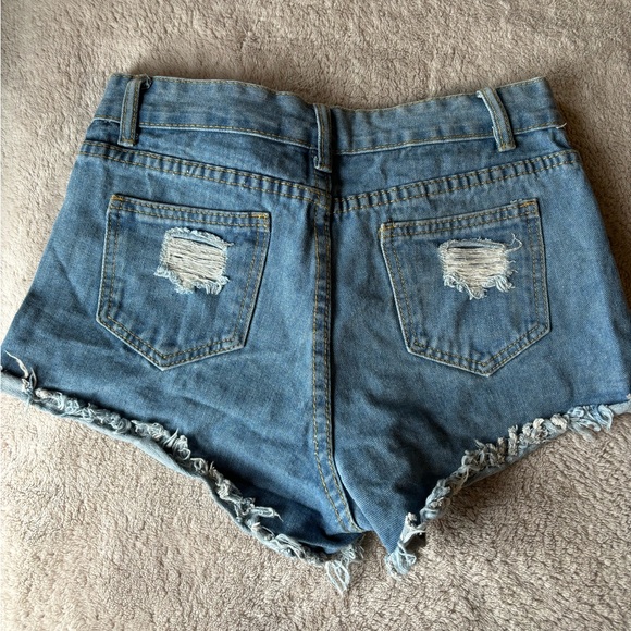 Denim medium rise ripped shorts - Picture 2 of 3